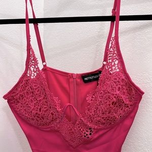 PRETTY LITTLE THING HOT PINK LACE BODYSUIT